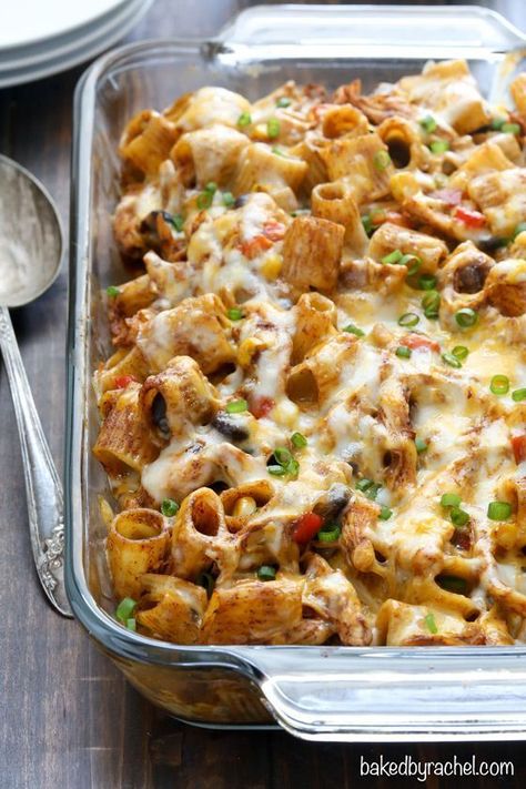 Chicken enchilada pasta bake recipe from @bakedbyrachel Your favorite enchiladas reinvented into an easy pasta dinner! Chicken Enchilada Pasta, Pasta Bake Recipe, Enchilada Pasta, Authentic Mexican Recipes, Easy Pasta Dinner, Baked Pasta Recipes, Chicken Enchilada, Paula Deen, Pasta Bake