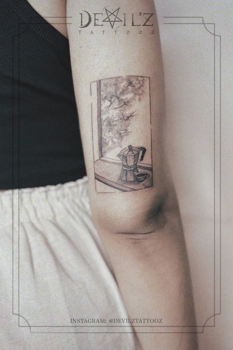 A tattoo for coffee lovers. Moka pot and a cappucino cup, by the window sil. Cuban Coffee Tattoo, Moka Pot Tattoo, Coffee Pot Tattoo, Latte Art Tattoo, Italy Window, Window Tattoo, Kind Tattoo, Italy Tattoo, Moka Pot Coffee