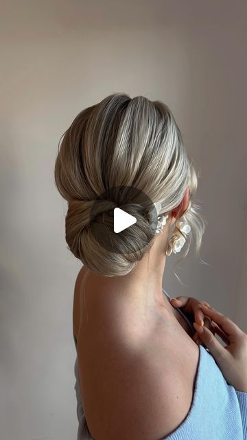 Classy Low Bun, Low Bun Bridal Hair, Prom Pony, Low Bun Wedding Hair, Bridal Hair Tutorial, Wedding Hairstyles Tutorial, Low Bun Hairstyles, Guest Hair, Short Homecoming Hair