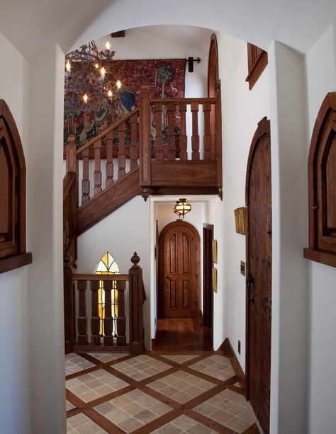 Gothic Tudor House, Desired House, Window Tapestry, Tudor Decor, English Tudor Homes, Staircase Pictures, Gothic Mansion, Tudor Cottage, Dream Castle