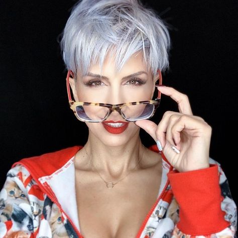 Youthful Short Hairstyles, Youthful Hairstyles, Short Hairstyles Over 50, Feminine Pixie, Short Sassy Haircuts, Short Silver Hair, Short Hairstyles Fine, Haircut Blonde, Long Face Hairstyles