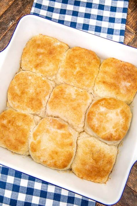 7up Biscuits Recipe, Gluten Free Bisquick Recipes, Bisquick Drop Biscuits, 7 Up Biscuits Recipe, 7 Up Biscuits, 7up Biscuits, 2 Ingredient Biscuits, Bisquick Biscuits, Quick Biscuits