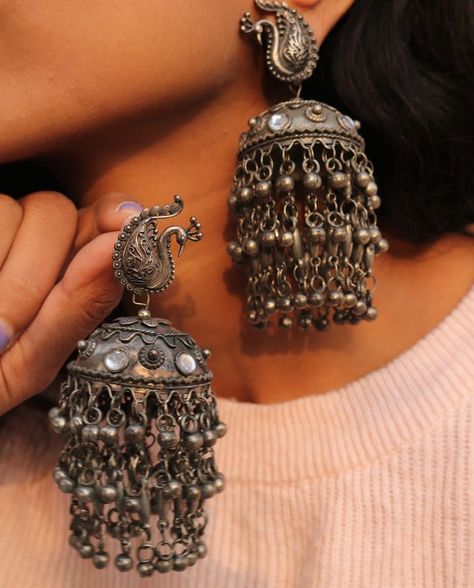 Black Metal Jewelry, Trendy Silver Jewelry, Bridal Jewellery Earrings, Silver Jewelry Accessories, Indian Bridal Jewelry Sets, Pretty Jewelry Necklaces, Antique Jewellery Designs, Fancy Jewellery Designs, Silver Jewellery Indian