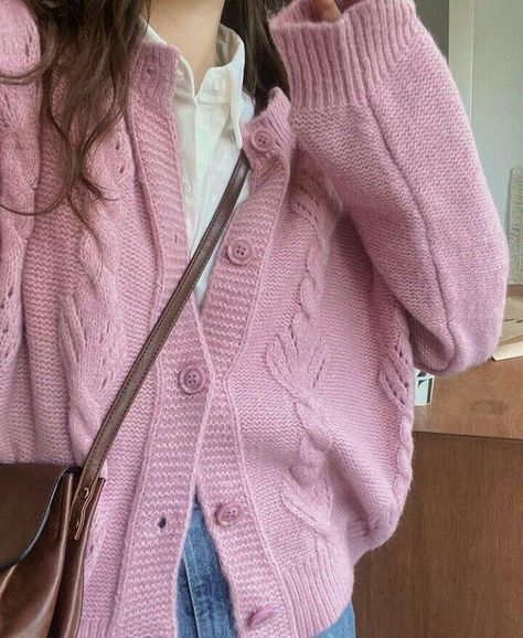 Pink Cardigan Sweater, Outfit Plan, Pink Cardigan, Winter Fits, Girls Life, Pink Outfit, Outfit Of The Day, Korean Fashion, Winter Fashion