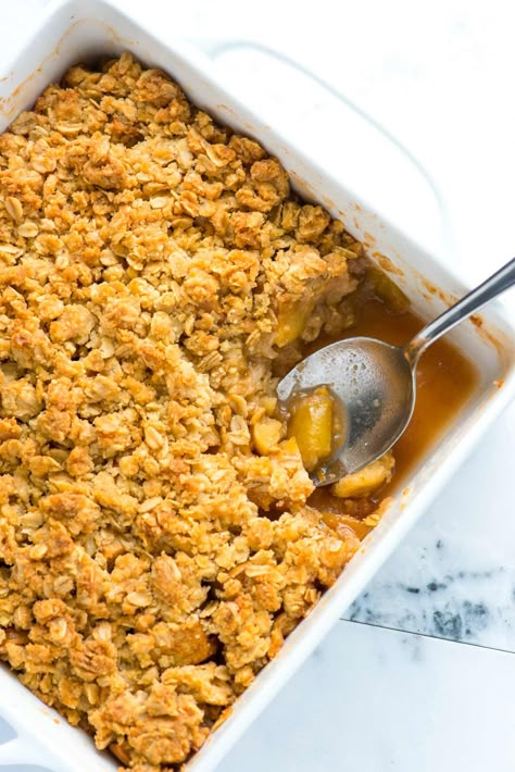 Easy Apple Crisp Recipe with Oats Apple Crisp Recipe With Oats, Recipe With Oats, Apple Crisp No Oats, Apple Crisp Topping, Easy Apple Crisp, Baked Apple Recipes, Easy Apple Crisp Recipe, Apple Crisp Recipe, Apple Crisp Easy