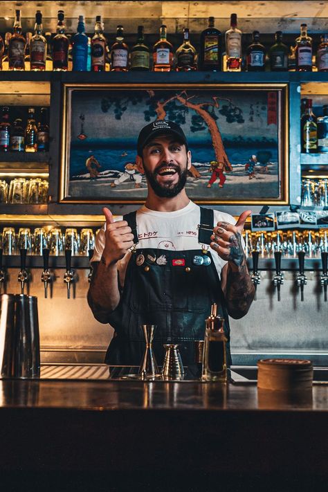 Sports Bar Photoshoot, Bar Content Ideas, Dive Bar Photoshoot, Bar Photography People, Dive Bar Photography, Bartenders Photography, Bartender Aesthetic, Bar Photoshoot, Bar Pics