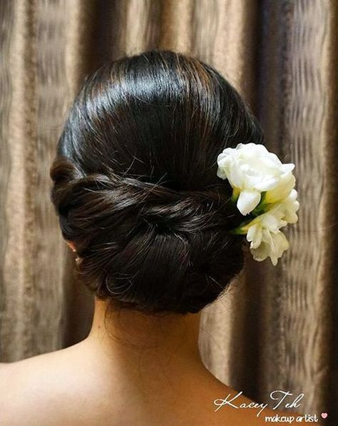 polished chignon with hair flowers Wedding Guest Hair, Christmas Party Hairstyles, Wedding Hairstyles And Makeup, Chignon Bun, Guest Hair, Braided Bun Hairstyles, Wedding Guest Hairstyles, Hair Flowers, Trending Hairstyles