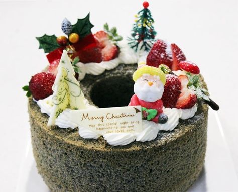 Chiffon Cake Design, Chiffon Cake Decoration, Mini Chiffon Cake, Chiffon Cake Recipe, Soy Bean, Christmas Hampers, Korean Cake, Cake Mini, Christmas Food Ideas