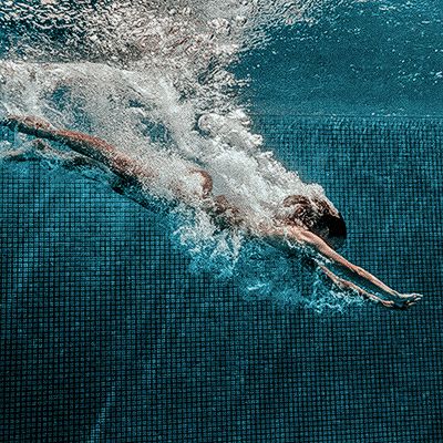 Swimming Practice Aesthetic, Swimming Aesthetic Sport, Swimmer Aesthetic, Swimming Pool Exercises, Swimming Ocean, Swimming Photography, Swimming Motivation, Swimming Pictures, Morning Swim