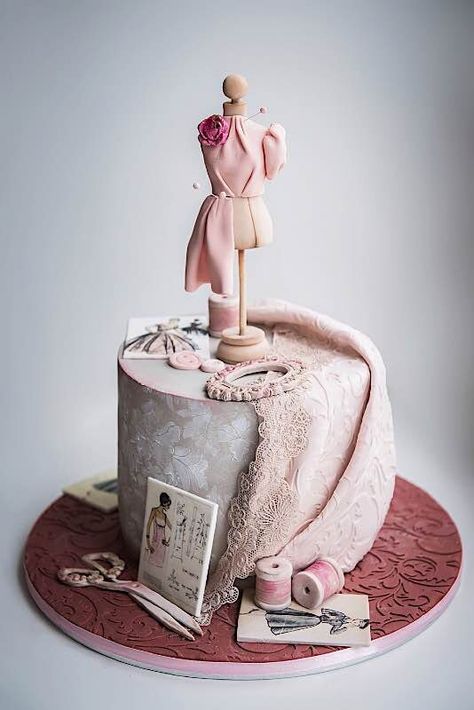 Fashionista Cake, Sewing Machine Cake, Sewing Cake, Fashion Cake, Cake Wrecks, Couture Cakes, Fashion Cakes, Novelty Cakes, Cake Designs Birthday