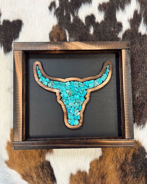 Restocks on our best selling home decor are live! 🖤 •• Shop here >> https://thecrookedcactusbtq.com/collections/home-decor Western Accent Wall, Bull Skull Decor, Cow Skull Wall Decor, Western Signs, Arizona Decor, Skull Wall Decor, Western Bedroom Decor, Western Crafts, Western Bedroom