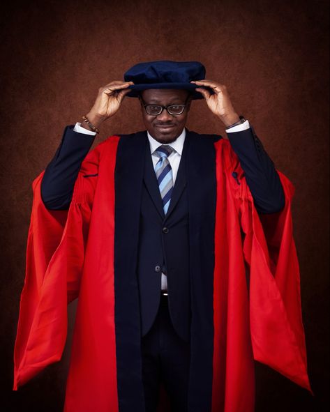 #graduationphoto #graduation #surgeon #happygraduation #phd #phdlife #doctor #doctorate Phd Graduation Photos Men, Phd Graduation Photos, Doctorate Graduation Pictures, Graduation Photography Men, Doctorate Graduation, Men Portrait, Graduation Shoot, Phd Life, Doctor Graduation