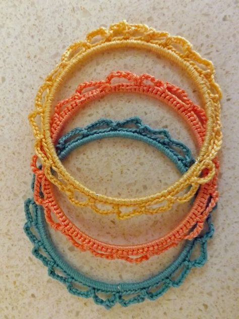 Sewing Blanket, Crochet Bangles, Cool Crochet, Crochet Bracelets, Crochet Store, Crochet Accessory, Crochet Bracelet Pattern, Making Bracelets With Beads, Crochet Jewellery