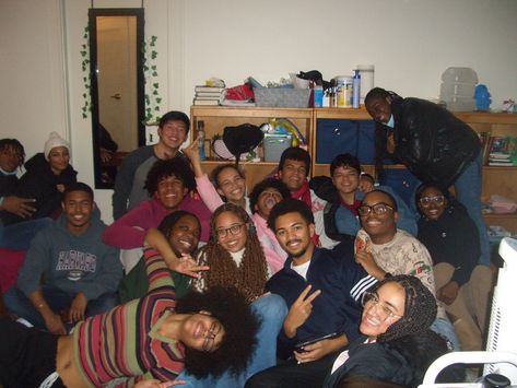 Poc Friend Group Aesthetic, 90s Friend Group Aesthetic, College Friends Aesthetic Black, Indie Friends Aesthetic, Black Queer Friend Group, Black Families Aesthetic, Healthy Friend Group Aesthetic, Black College Student Aesthetic, College Aesthetic Friends Black