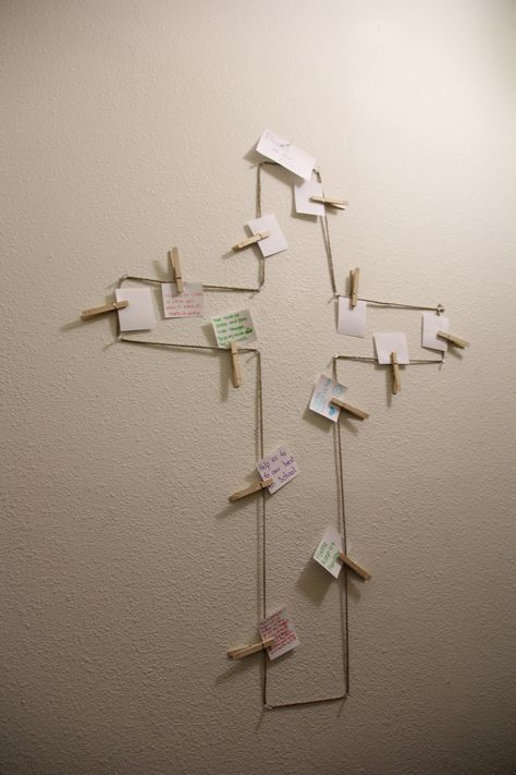 Prayer at the cross. Great idea for a prayer room. Cute Christian Room Ideas, Prayer Tree Ideas, Diy Prayer Room Ideas, Kids Prayer Wall, Cross Room Decor, Prayer Wall For Kids, Bible Room Ideas, Prayer Stations For Adults, Prayer Request Box Ideas