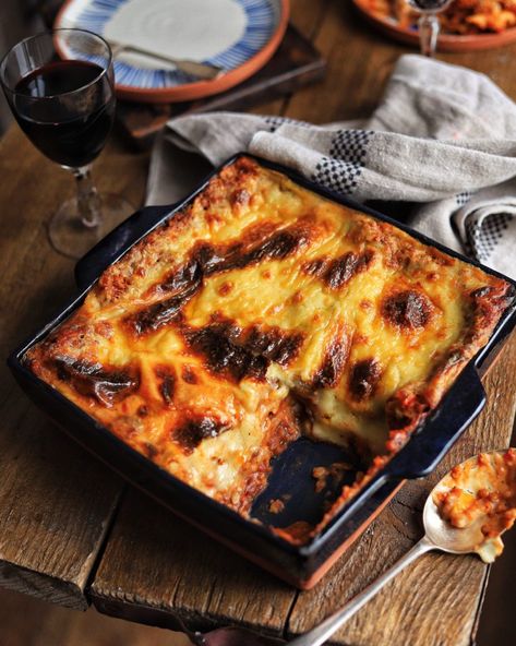 My Lasagne - Gaz Oakley Avant Garde Vegan, Gaz Oakley, Vegan Lasagna Recipe, Easy Lasagna Recipe, Vegan Lasagna, Vegan Italian, Vegan Pasta, Lasagna Recipe, Vegan Dinner Recipes