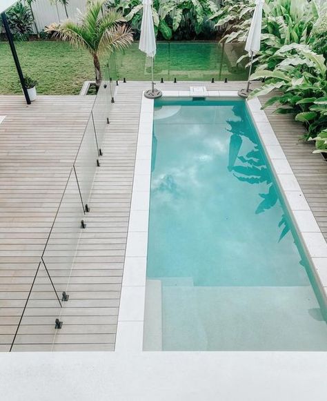 Swimming Pool Surrounds, Patio Chico, Garden Pool Design, Decks Around Pools, Dream Backyard Pool, Outdoor Pool Area, Pools Backyard Inground, Swimming Pool Landscaping, Pool Steps