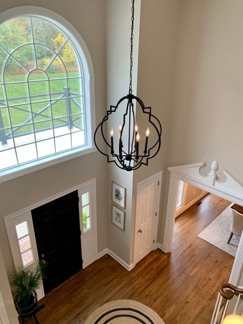 Vaulted Entryway Ideas, Entryway Chandelier Foyers, Foyer Lighting Low Ceiling, Foyer Decor Entryway, Foyer Decor Ideas, Foyer Paint, Foyer Wallpaper, Foyer Wall Decor, Entryway Light Fixtures