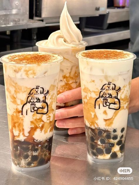 Creme Brulee Coffee, Brown Sugar Bubble Tea, Vanilla Soft Serve, Brown Sugar Milk, Tapioca Pearl, Bubble Tea Recipe, Bubble Tea Boba, Aesthetic Drinks, Boba Drink