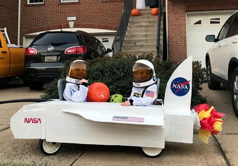 Wagon Floats Ideas Kids, Stroller Halloween Costumes, Wagon Floats, Wagon Halloween Costumes, Wagon Costume, Kids Wagon, Halloween Parade, Diy Halloween Costumes Easy, Baby Inspiration