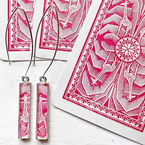 Repurposed Books, Playing Card Crafts, Red And White Pattern, Library Crafts, Boho Crafts, Recycled Earrings, Tin Jewelry, Playing Cards Art, Journal Jewelry