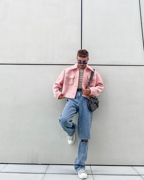 Queer Fashion, Mens Outfit Inspiration, Design Clothes, Cool Outfits For Men, Stylish Mens Outfits, Next Clothes, Men Fashion Casual Outfits, Streetwear Men Outfits, Pink Jacket