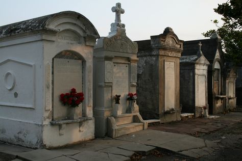 Lafayette Cemetery, New Orleans New Orleans Witch, Cemetery New Orleans, Witch Photoshoot, Lafayette Cemetery, Queen Of The Damned, The Vampire Chronicles, Willow Creek, American Gothic, Interview With The Vampire