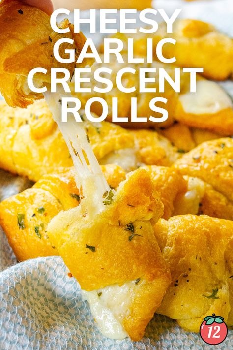 Cheesy Garlic Crescent Rolls | 12 Tomatoes Crescent Roll Cheese Bread, Garlic Crossiant Rolls, Garlic Breadsticks, Cheese Crescent Rolls, Crescent Recipes, Crescent Roll Recipes, Homemade Cheese, Herb Butter, Crescent Rolls