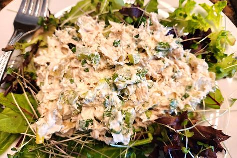 Creamy Artichoke Chicken Salad Recipe With Green Onions & Parmesan | Salads | 30Seconds Food Recipe With Green Onions, Artichoke Chicken Salad, Creamy Artichoke Chicken, Lemon Basil Chicken Salad, Cherry Chicken Salad, Basil Chicken Salad, Salad With Artichokes, Cherry Chicken, Chicken And Artichoke