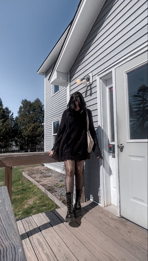 Cute Casual Alt Outfits, Simple Goth Outfit Casual, Gothic Casual Outfits, Winter Alternative Outfits, Clean Goth Outfits, Demonia Outfit, Ripped Sweater Dress, Simple Goth Outfit, Gothic Clothes Women