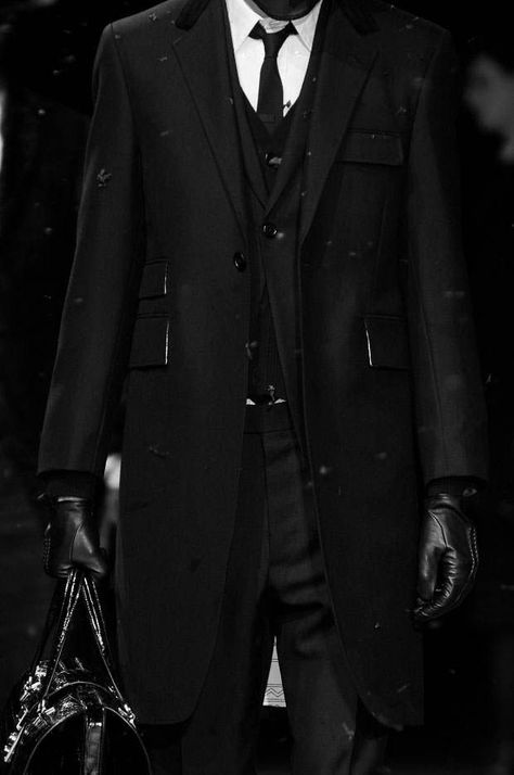 Dainn Blackthorne, The Annihilator, Gangster Suit, Aesthetic Clothes Men, Rabastan Lestrange, Black Outfit Men, Black Suit Men, Nature Science, Gentleman Aesthetic