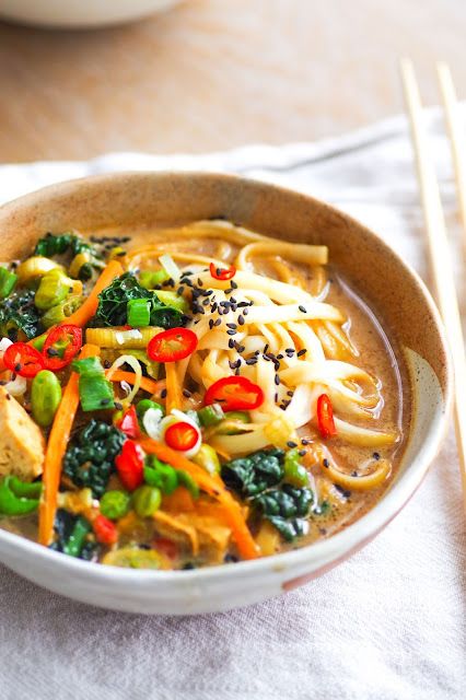 Easy Vegan Ramen, Vegan Ramen Recipes, Vegan Miso Soup, Miso Recipe, Miso Soup Recipe, Curry Ramen, Ramen Dishes, Vegan Noodles, Miso Ramen