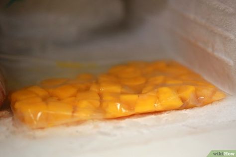 How To Store Mangos, Mango Store, Food Saver Vacuum Sealer, Mango Jelly, Mango Pulp, Apple Peeler, Mango Chunks, Dried Mangoes, Freezer Burn