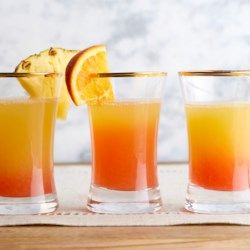 Pineapple Sunrise Mimosas - Allrecipes.com Orange Juice Mimosa, Sunrise Mimosa, Make Ahead Brunch, Mimosa Recipe, Flavored Sparkling Water, Strawberry Mojito, Brunch Drinks, Cocktail And Mocktail, Spring Brunch