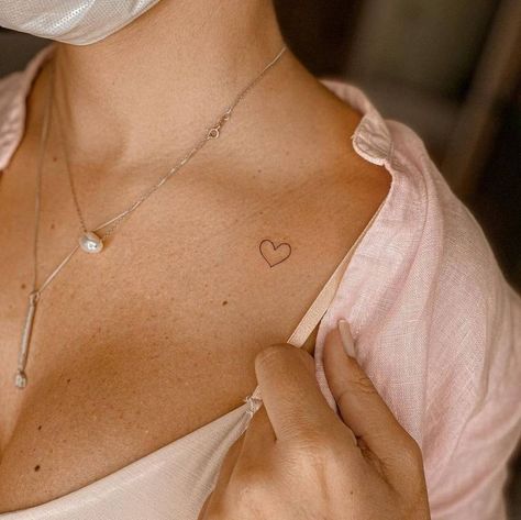 Hearts On Collar Bone Tattoo, Collar Bone Tiny Tattoo, Heart Tattoo On Clavicle, Tiny Heart Tattoo On Collar Bone, Fine Like Heart Tattoo, Small Heart Tattoo Collar Bone, Womens Clavicle Tattoo Ideas, Heart On Collarbone Tattoo, Minimalist Tattoo Collarbone