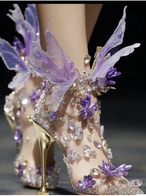 Fairy Heels, Whimsical Shoes, Magic Shoes, Fairy Shoes, Glass Shoes, Fashion Shoes Heels, Shoe Ideas, Shoes Outfit Fashion, Fantasy Dresses