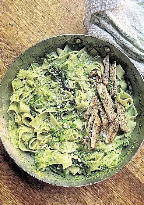 Roasted poblanos make a creamy sauce in this Italian Mexican fusion dish - The Seattle Times Poblano Pasta, Poblano Cream Sauce, Mexican Fusion, Poblano Pepper, Roasted Poblano, Spicy Pasta, Pappardelle Pasta, Fusion Dishes, Pepper Pasta