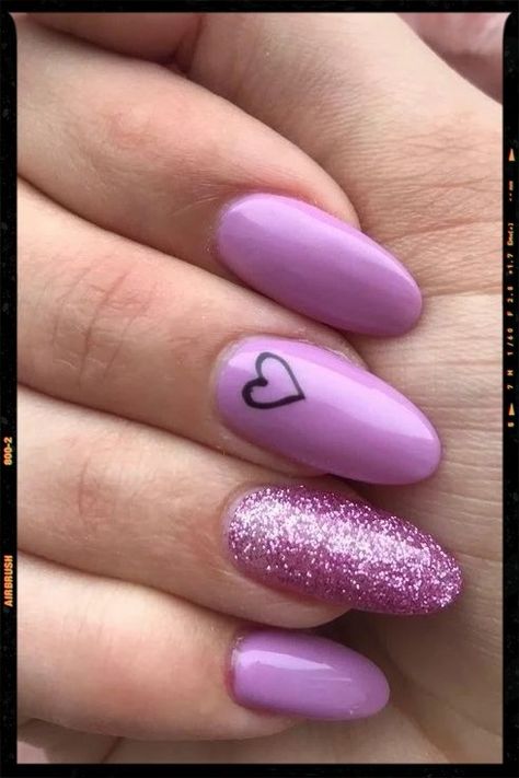 Almond Nails in lilac with heart design Lavender Heart Nails, Purple Nails With Hearts, Matted Nails, Dark Purple Nails, Purple Valentine, App Filter, Black Acrylic Nails, Lavender Heart, Airbrush App