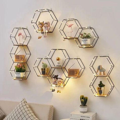 home decor wall decoration, room decoration Hexagon Wall Shelf, Hexagon Shelves, Shelf Lighting, Floating Wall Shelves, Estantes Flotantes, Hexagon Pattern, Floating Wall, Decoration Inspiration, Frame Crafts