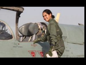 Meet Avani Chaturvedi: India's first-ever Indian woman to fly MiG-21 solo Avani Chaturvedi, Female Fighter Pilot, Indian Airforce, Thursday Inspiration, Indian Armed Forces, Air Force Women, Female Pilots, Indian Defence, Career Counselling