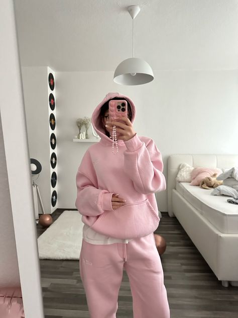 Girl Snaps, Barbie Summer, Clueless Outfits, Winter Inspo, Pink Fits, Shein Outfits, Trendy Outfits For Teens, Cute Winter Outfits, Cute Outfits For School