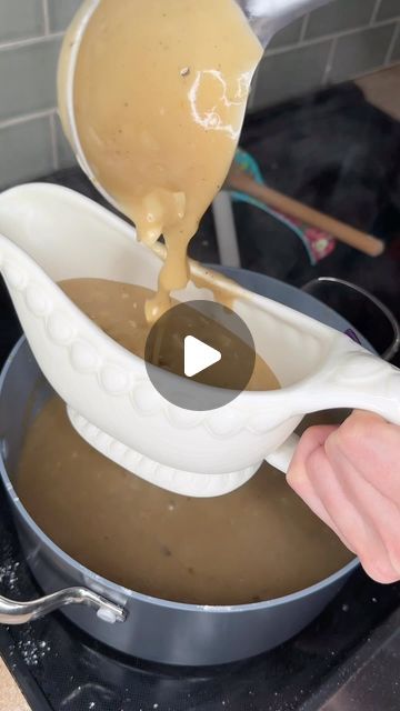 Melissa Kauper on Instagram: "Comment “recipe” for the BEST old school turkey gravy tutorial! I wrote a blog that outlines each step to make arguably the most important dish for Thanksgiving! The GRAVY! Once you master the gravy! You’re basically unstoppable 😉 HAPPY THANKSGIVING 🦃🍽 🍂 MAKE It! #thanksgivingdinner #thanksgivingrecipes #gravy #turkeygravy @butterballturkey" Easy Turkey Gravy From Drippings, Dressing Gravy Recipe, Homemade Turkey Gravy Without Drippings, Kfc Gravy Recipe, Turkey Gravy Without Drippings, Thanksgiving Gravy Recipes, Kfc Gravy, Gravy Without Drippings, Turkey Gravy Recipe Easy