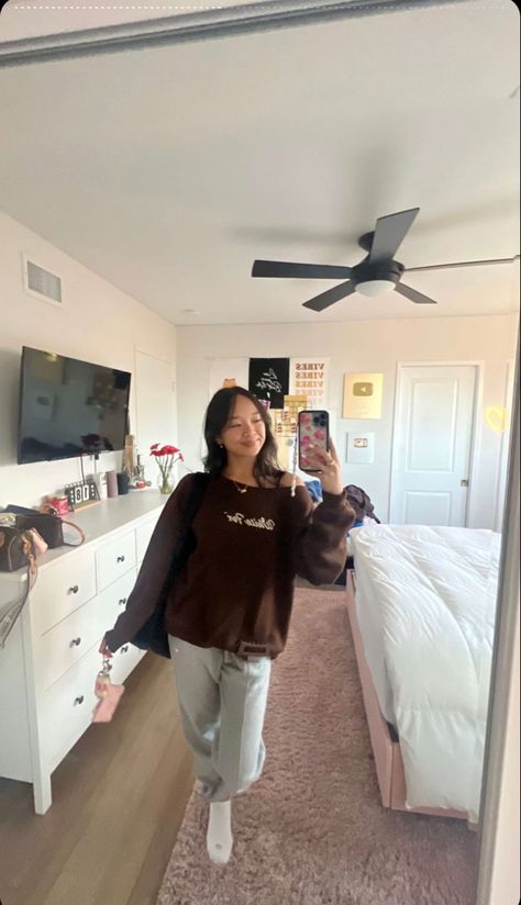 Outfits For Highschool, Nicole Leano, Nicole Fashion, Nicole Laeno, College Fits, Comfy Outfit, Cute Lazy Day Outfits, Lazy Day Outfits, School Fits