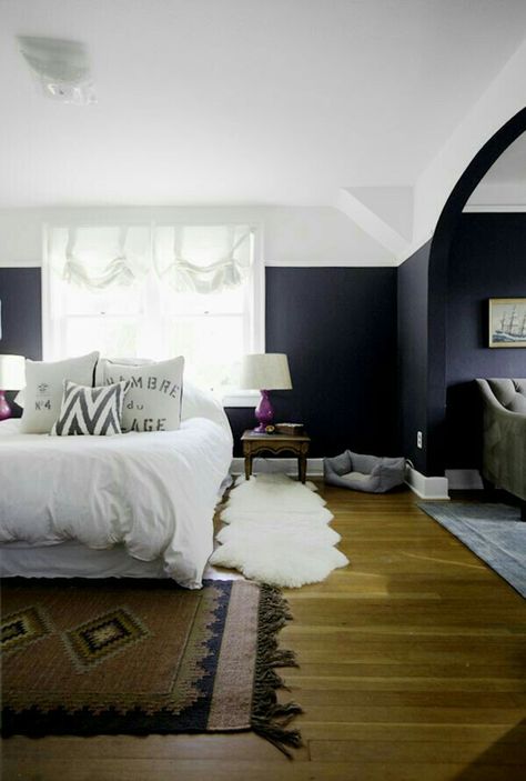 Black Walls Bedroom, Navy Blue Bedrooms, Seattle Homes, Ideas Hogar, Bedroom Paint, Blue Bedroom, The Design Files, Blue Walls, Black Walls