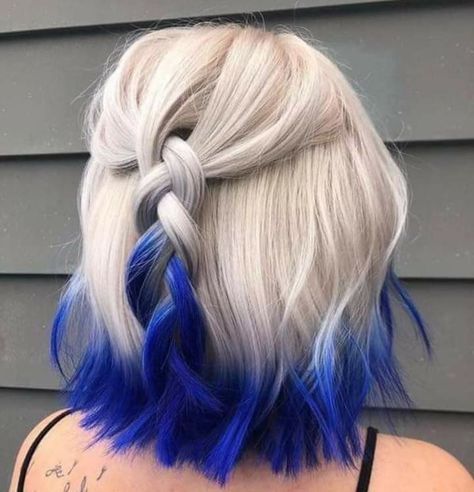 Blue tips Hidden Hair Color Blondes, Hair Color Ideas Peekaboo, Blonde And Blue Hair, Fox Hair Color, Haircolor Ideas, Fun Hairstyles, Dyed Tips, Hair Dye Tips, Platinum Blonde Hair Color