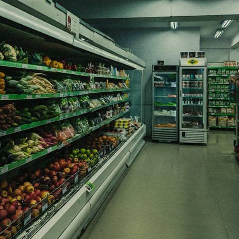 Grocery Store Concept Art, Groceries Shopping Aesthetic, Grocery Aisle Aesthetic, Small Town Grocery Store Aesthetic, Creepy Grocery Store, Grocery Store Reference, Dark Grocery Store Aesthetic, Liminal Grocery Store, Grocery Store Painting