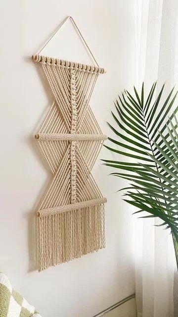 Macrame Wall Hanging Ideas, Simpul Makrame, Makramee Diy, Home Decor Minimalist, Macrame Knots Pattern, Macrame Wall Hanging Diy, Macrame Wall Hanging Patterns, Macrame Plant Holder, Macrame Hanger