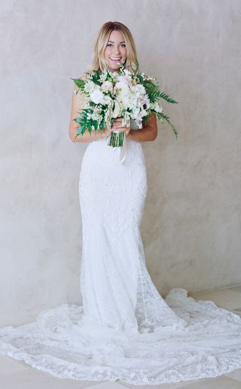 Remember When Lauren Conrad Had the Wedding of Our Pinterest Dreams? - E! Online Lauren Conrad Wedding Dress, Lauren Conrad Wedding, Elizabeth Messina, Lauren Conrad Style, Kristin Cavallari, Lauren Conrad, Fashion Line, Wedding Photoshoot, Sheath Wedding Dress