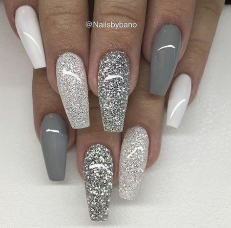 White Sparkly Nails, Hollywood Nails, Holiday Nails Winter, Holiday Nails Christmas, Glittery Nails, White Glitter Nails, Gray Nails, Pretty Nail Art Designs, Nails White