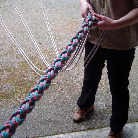 Picture of Braided climbing rope Diy Gym Equipment, How To Braid, Diy Home Gym, Diy Gym, Rope Diy, Battle Ropes, Diy Braids, Rope Braid, Rope Weave